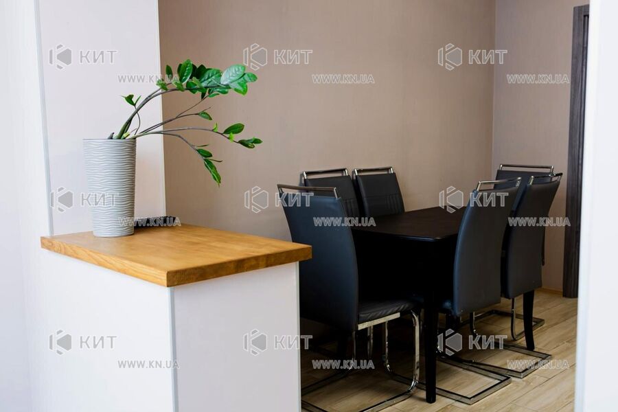 Продаж квартири Харків, ХТЗ, Рогань, 74м²