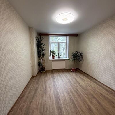 Продажа 	 Харьков,  Героев Харькова (Московский) пр.   96а