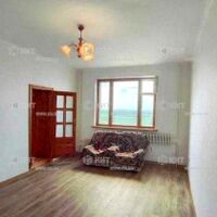 Продаж квартири Харків, ХТЗ, Рогань, 50м²