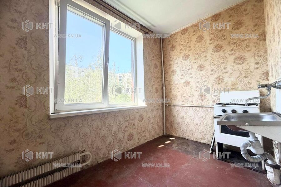 Продаж квартири Харків, ХТЗ, Рогань, 33м²
