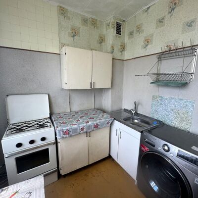 Продажа 	 Харків,  Нескорених (Героїв Праці) вул.   33