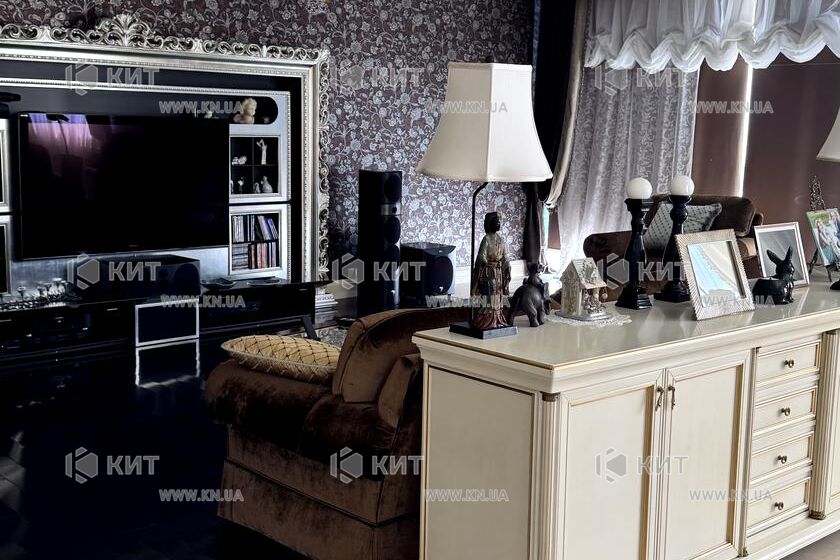 Продаж квартири Харків, Наукова, 470м²