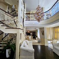 Продаж квартири Харків, Наукова, 470м²
