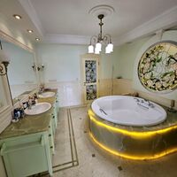 Продаж квартири Харків, Наукова, 470м²