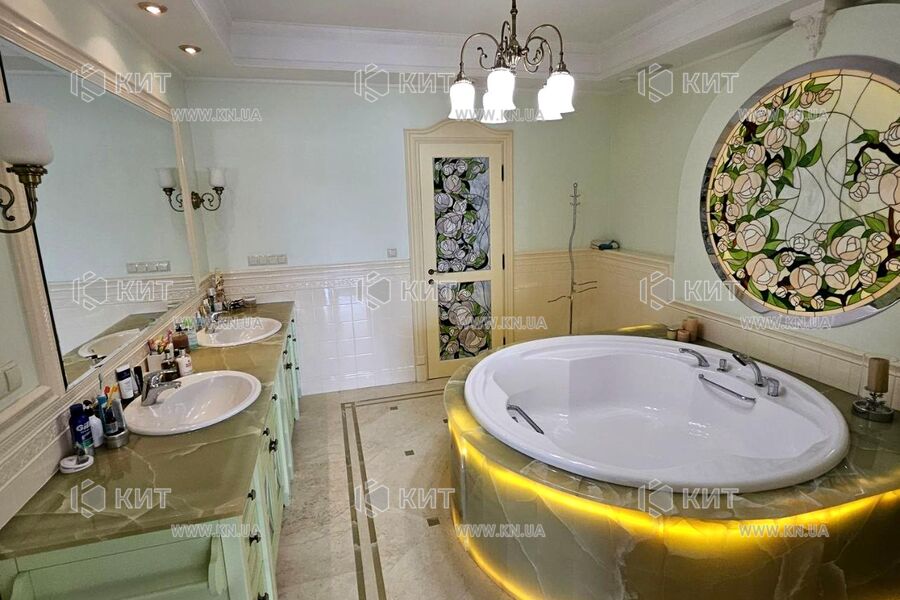 Продаж квартири Харків, Наукова, 470м²