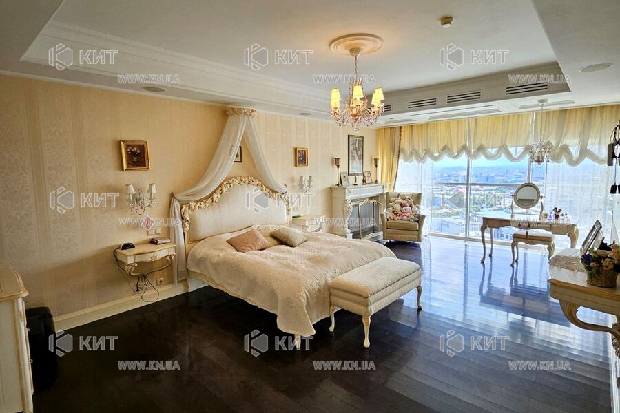 Продаж квартири Харків, Наукова, 470м²