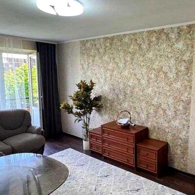 Продажа 	 Харьков,  Героев Харькова (Московский) пр.   318