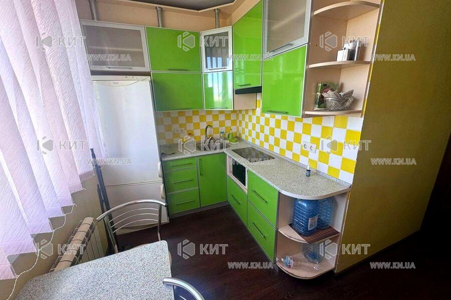 Продаж квартири Харків, ХТЗ, Рогань, 33м²