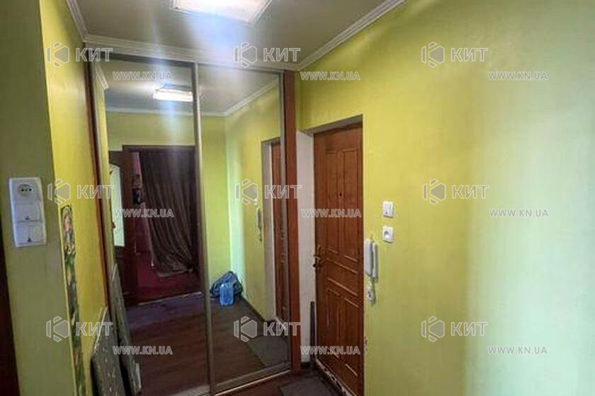 Продаж квартири Харків, ХТЗ, Рогань, 33м²