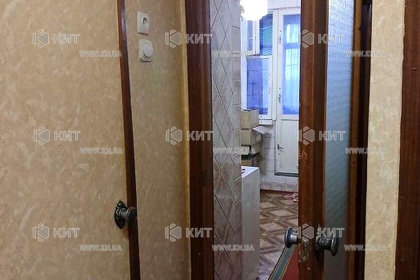 Продаж квартири Харків, ХТЗ, Рогань, 40м²