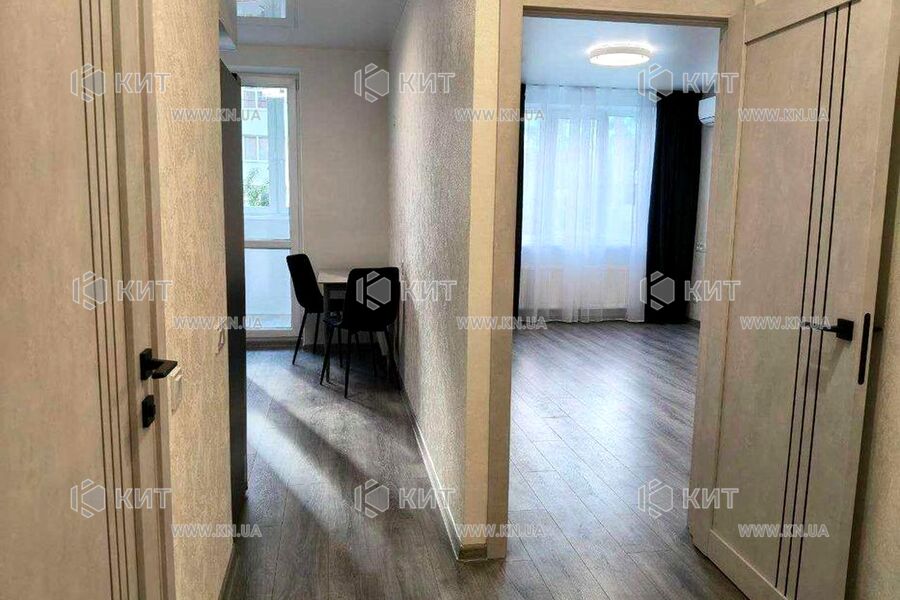 Продаж квартири Харків, ХТЗ, Рогань, 44м²