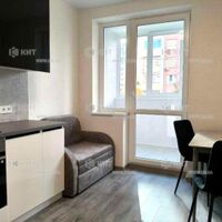Продаж квартири Харків, ХТЗ, Рогань, 44м²