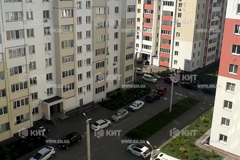 Продаж квартири Харків, ХТЗ, Рогань, 80м²