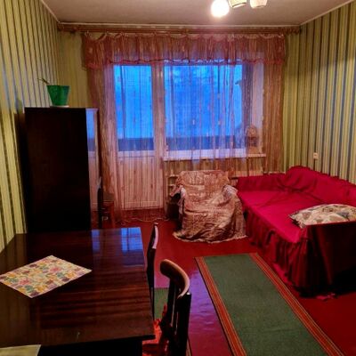 Продажа 	 Харків,  Нескорених (Героїв Праці) вул.   48А