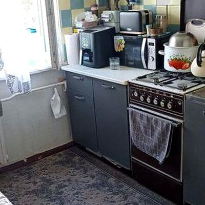 Продажа 	 Харків,  Байрона (Героїв Сталінграда) пр.   181