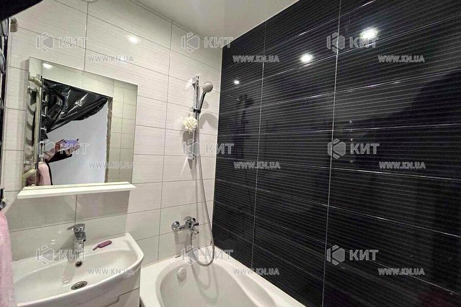 Продаж квартири Харків, ХТЗ, Рогань, 48м²