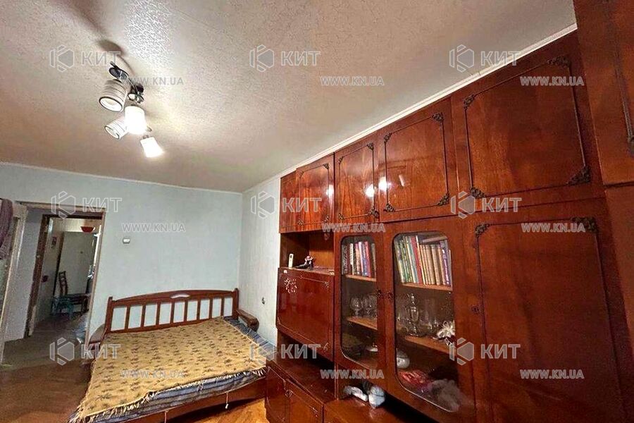 Продаж квартири Харків, ХТЗ, Рогань, 48м²