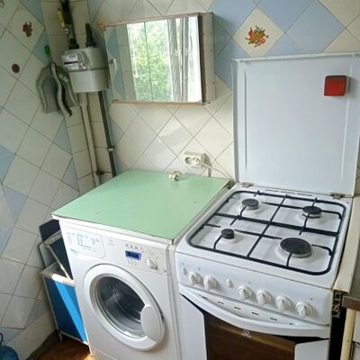Продажа 	 Харків,  Аерокосмічний (Гагаріна) пр.   49а