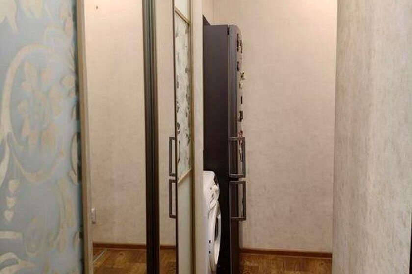 Продаж квартири Харків, ХТЗ, Рогань, 46м²