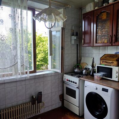 Продажа 	 Харьков,  Каденюка (Танкопия) ул.   5