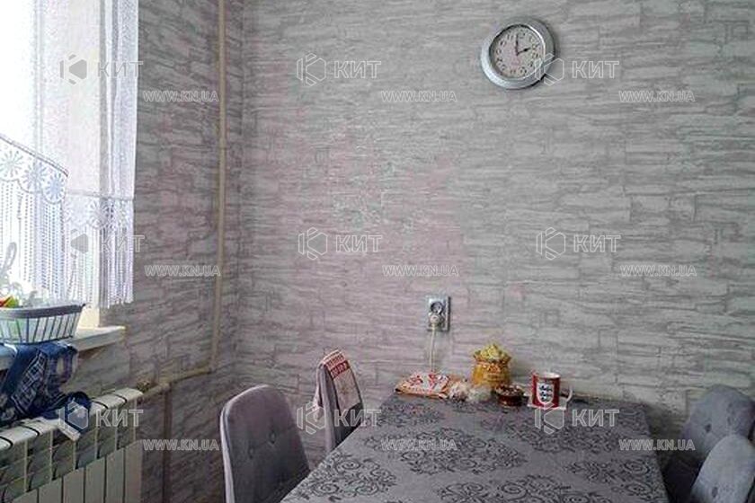 Продаж квартири Харків, ХТЗ, Рогань, 65м²