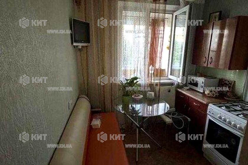 Продаж квартири Харків, ХТЗ, Рогань, 38м²