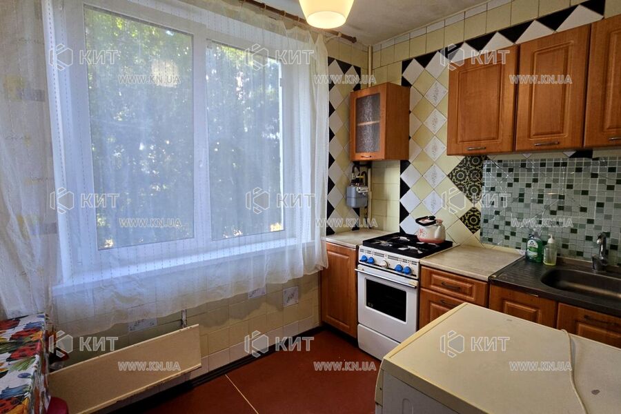 Продаж квартири Харків, ХТЗ, Рогань, 64.8м²