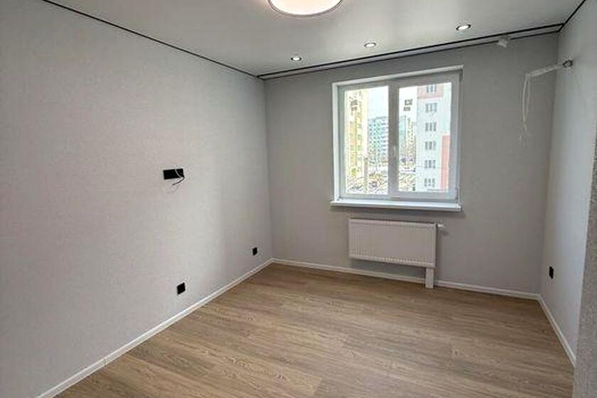 Продаж квартири Харків, ХТЗ, Рогань, 39.9м²