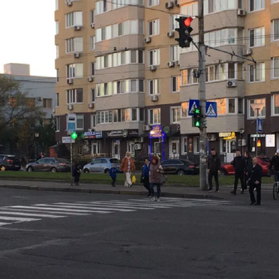  	Аренда Киев,  Героев полка «Азов» (Маршала Малиновского) ул. 