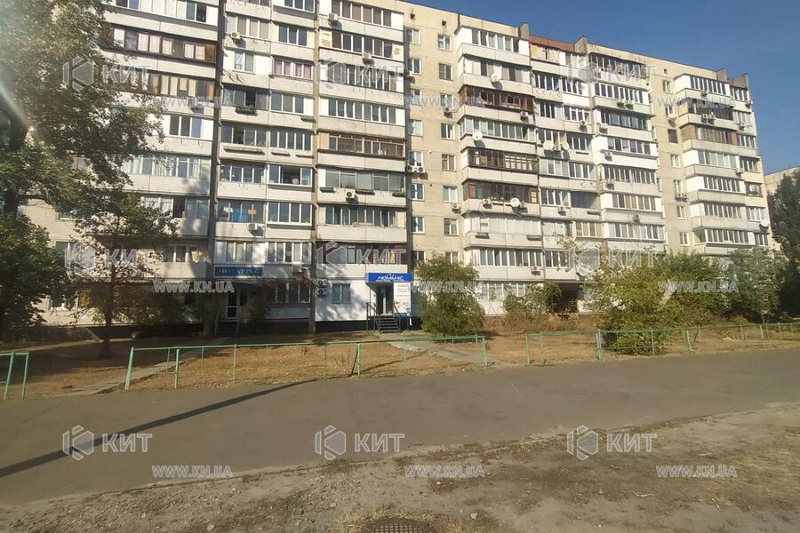Продажа магазина Киев, Героев Днепра, 52.7м²