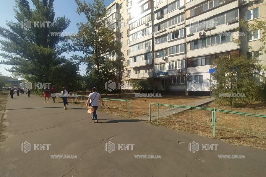 Продажа магазина Киев, Героев Днепра, 52.7м²