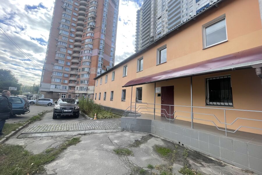 Продажа магазина Киев, Борщаговка, 432.6м²