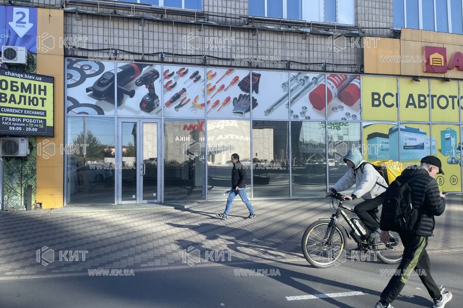 Aренда магазина Киев, Петровка, 296м²