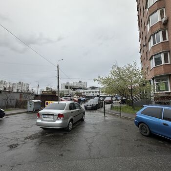 Оренда магазинів - Київ,  Анни Ахматової вул.