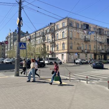 Продаж магазинів - Київ,  Межигірська вул.