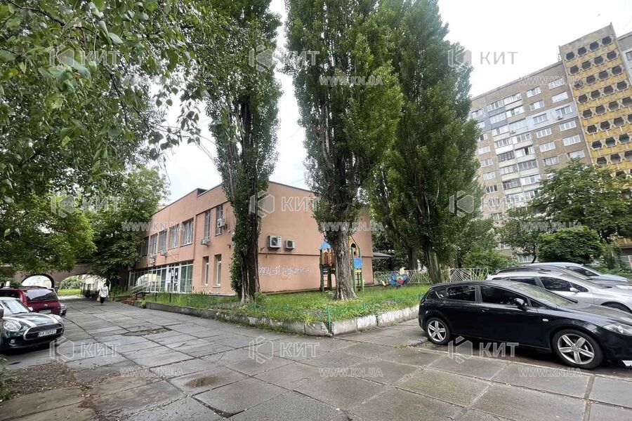 Aренда магазина Киев, Виноградарь, 161м²