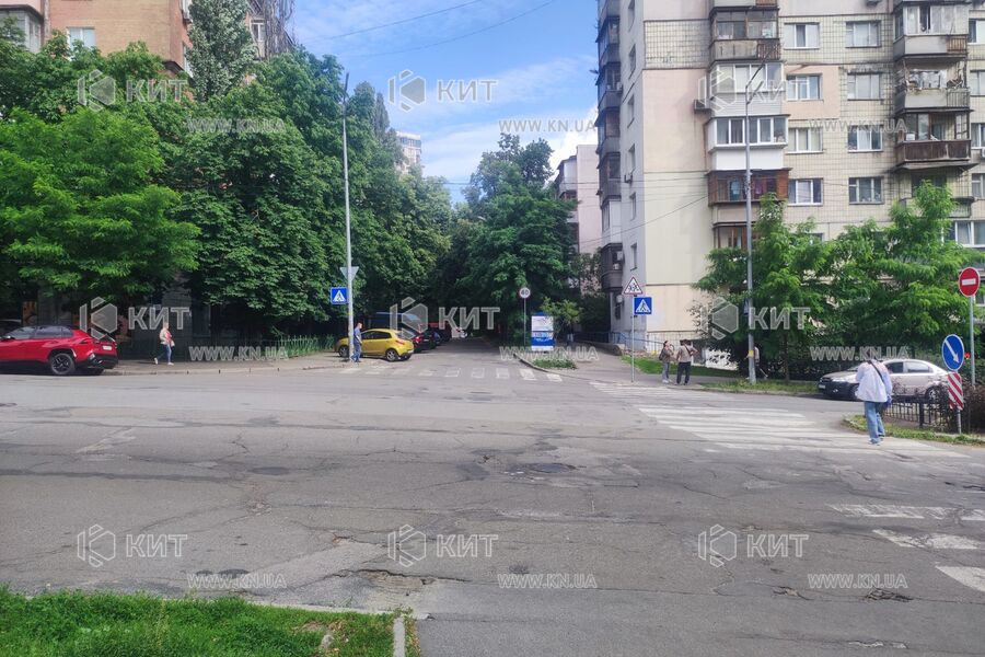 Aренда магазина Киев, КПИ, 175м²