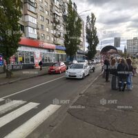 Aренда магазина Киев, Ленинградская пл., 228м²