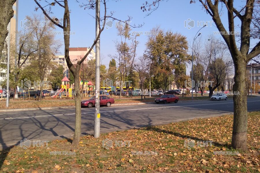 Aренда магазина Киев, Харьковский массив, 76м²