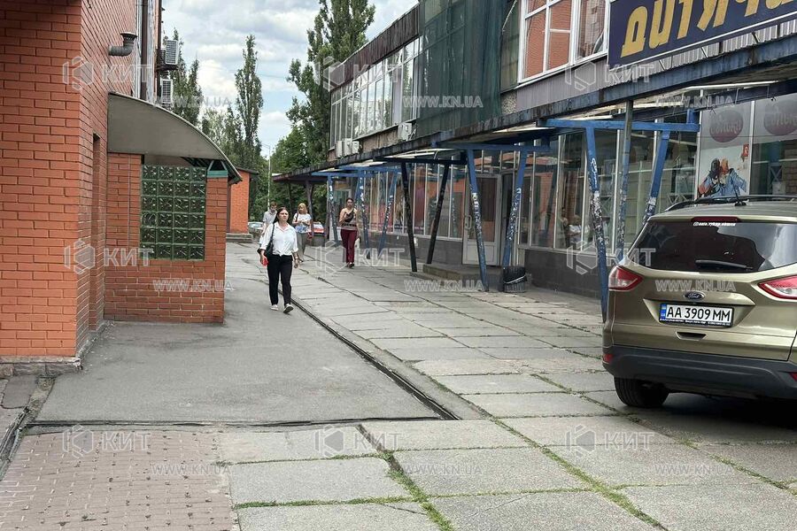Aренда магазина Киев, Борщаговка, 185м²