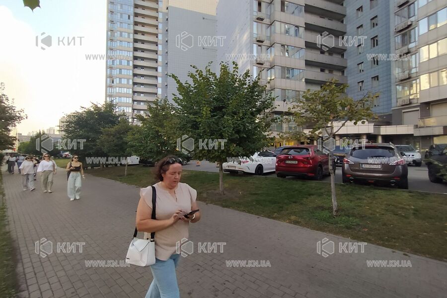 Продажа магазина Киев, Позняки, 140м²