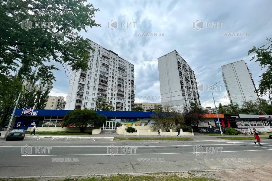 Aренда магазина Киев, Метро Дарница, 185м²
