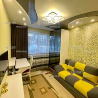 Продаж квартири Харків, Рогань, 80м²