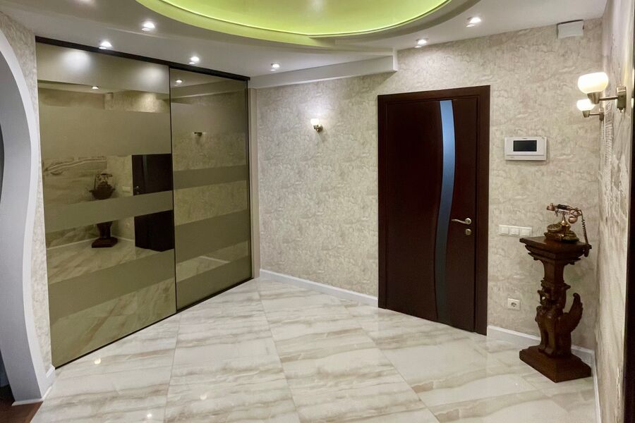 Продаж квартири Харків, Рогань, 80м²
