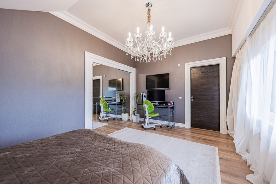 Продаж будинку Харків, Залютино, 250м²