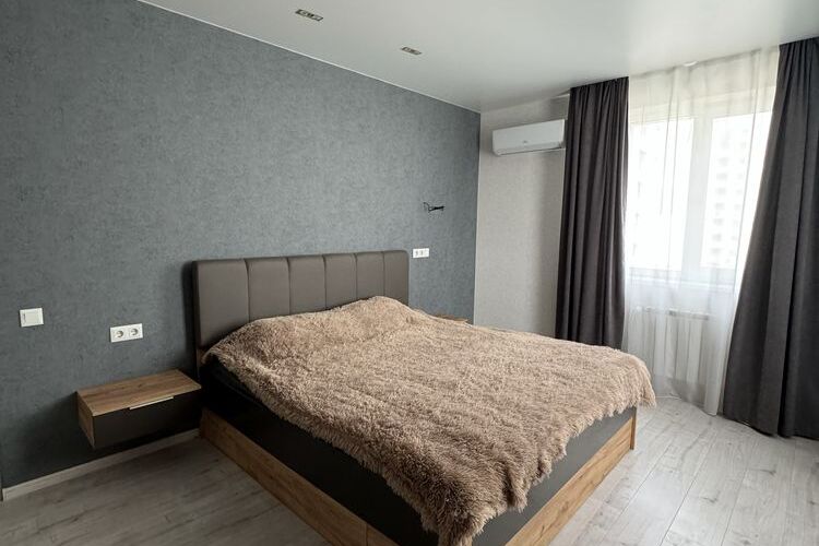 Продаж квартири Харків, ХТЗ, Рогань, 76м²