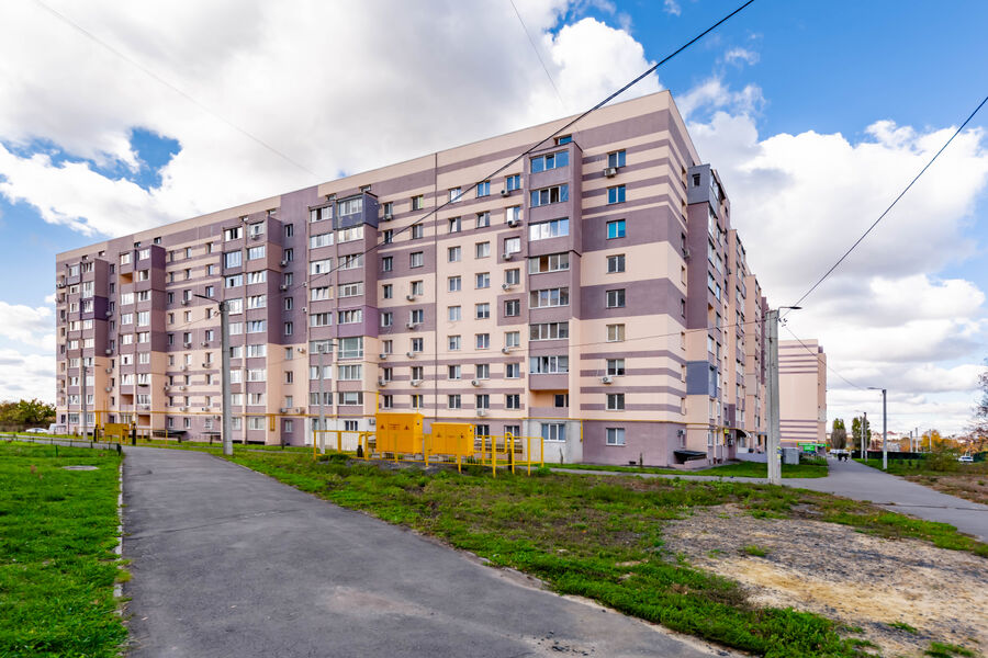 Продаж квартири Харків, ХТЗ, Рогань, 76м²