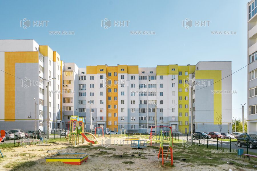 Продаж квартири Харків, ХТЗ, Рогань, 76м²