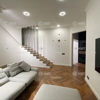 Продаж квартири Харків, Наукова, 127.2м²