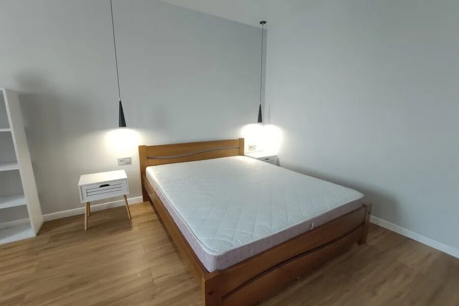 Продаж квартири Харків, ХТЗ, Рогань, 42м²